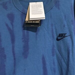 BRAND NEW Nike Men’s Blue Athletic Shirt Loose Fit